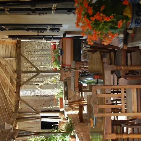 D'hotes Le Chintre Frühstückspension Queyssel